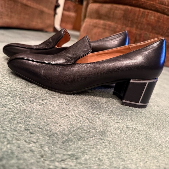 Aquatalia Tianna Never Worn Black and Silver Leather Heels in Size 81/2 - Picture 1 of 5